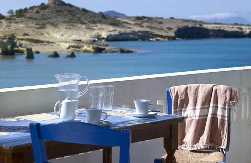 Pachena Apartment | Gialos house on the beach