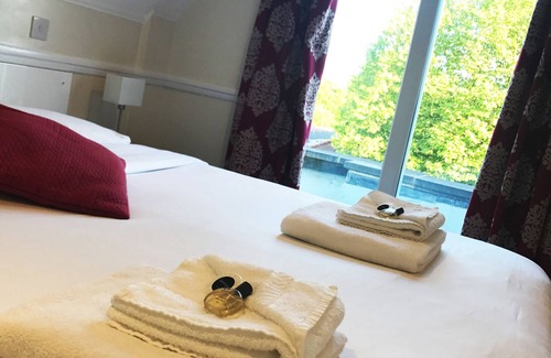 Pettits Hotel | Gidea Park Hotel