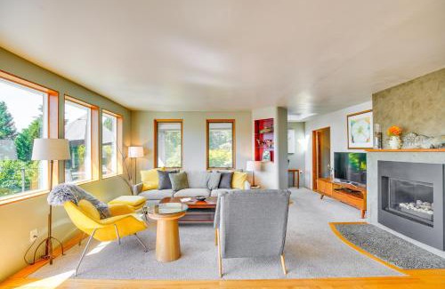 Gig Harbor House | Gig Harbor Home Large Deck, Outdoor Dining Area