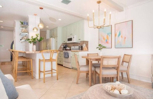 Nazareth Apartment | Gigi's Luxury Beach Hideaway- 3 BDRM- Cowpet Bay West- East End- Pool & Beachn
