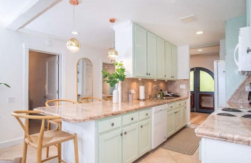 Nazareth Apartment | Gigi's Luxury Beach Hideaway- 3 BDRM- Cowpet Bay West- East End- Pool & Beachn