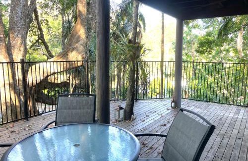 Eagle Heights Apartment | Gin's Rainforest stay -pet friendly