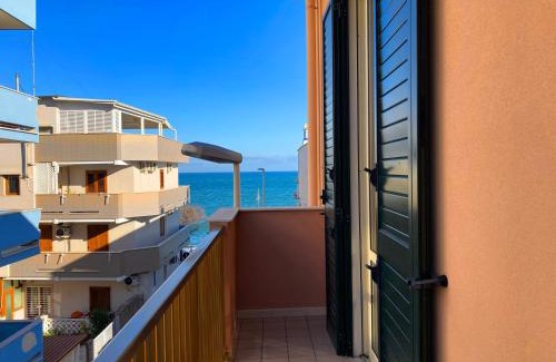 Giovinazzo Apartment | Giovinazzo e il mare