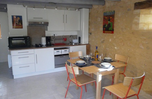 Les Eyzies House | gite les 7 frerès 4 person with swimming pool