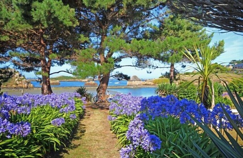 Plerin House | Gite, 10 minutes plage des Rosaires, 2/4 persons