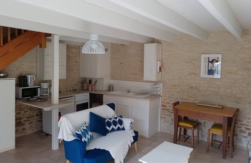 Saint-Pierre-d'Amilly House | Gite 3: Hollyhocks for 2 people in an area of 6 gîtes
