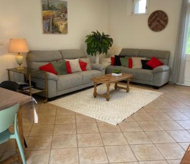 Saint-Quentin-des-Pres Apartment | gite 4 chambres avec salle de douche et WC privative