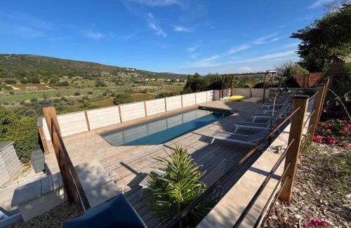Montpeyroux House | Gite Aigues Vives - Les Jardins