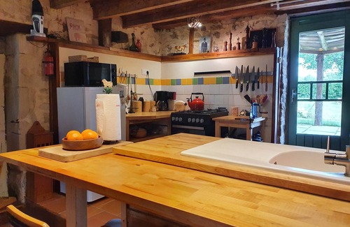 Melleran House | Gite au Calme à Melleran, Deux-sèvres, Nouvelle Aquitaine. Chiens Sont Acceptés