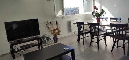 La Bridoire Apartment | Gite AU CRETET vue campagne La Bridoire proche lac Aiguebelette