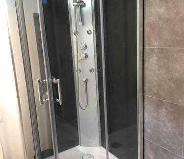 Saint-Germain-des-Vaux House | Gite avec courette bord mer La Hague Port Racine