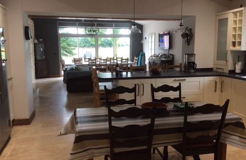 Saint-Pompain House | Gite Beauvais, beautifully renovated house, heated pool, Vendee/Deux Sevres area