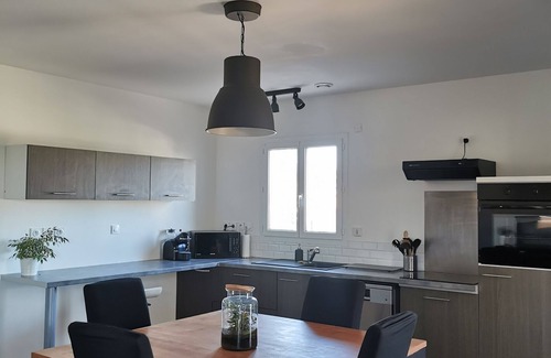 Ledenon Cottage | Gite Circuit du Soleil