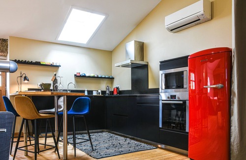 Mirepoix Apartment | Gite de l'Autre jardin, in the heart of Mirepoix, quiet, terrace, swimming pool.