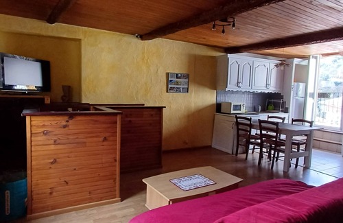 Roquebilliere Apartment | Gite de Mon Clocher Appartement 3ième Étage Avec Balcon Proche du Mercantour