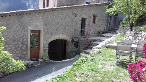 Ponet-et-Saint-Auban Apartment | Gite De Pascal Et Virginie
