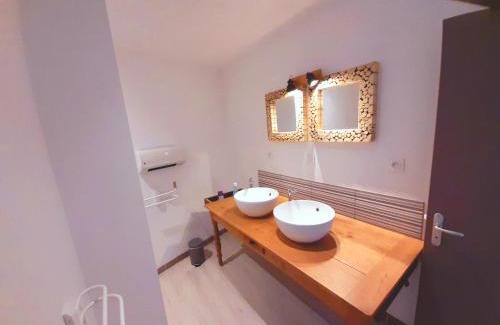 Chambretaud House | gite des mariés à 7mn du puy du F0U