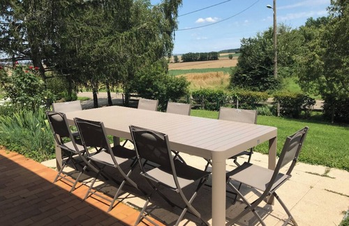 Pierre-de-Bresse House | Gîte des Roses, country house with brazier, large garden and games room