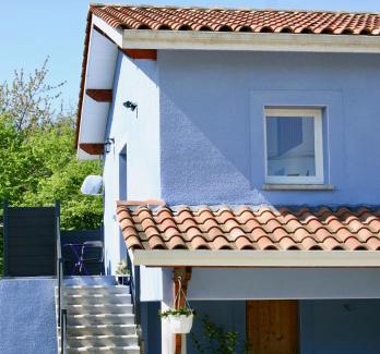 Saint-Vincent-de-Pertignas House | Gite Entre Terre Et Ciel