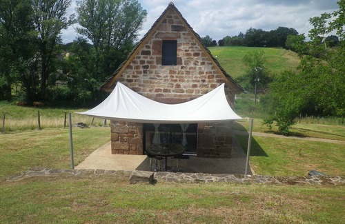 Saint-Cyprien-sur-Dourdou Cottage | Gîte for 6 people Wifi July and August 2024 Arrival Departure FRIDAY