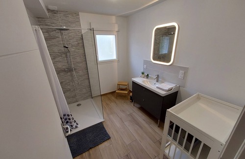 Saint-Aubin-de-Terregatte House | Gite a la Campagne