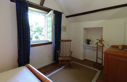 Saint-Clement-de-la-Place Cottage | Gite Saint-Clément-de-la-Place, 2 bedrooms, 5 persons