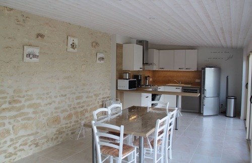 Saint-Simon-de-Pellouaille Cottage | Gite de Charme, en Campagne, Dans une Ancienne Ferme Charentaise