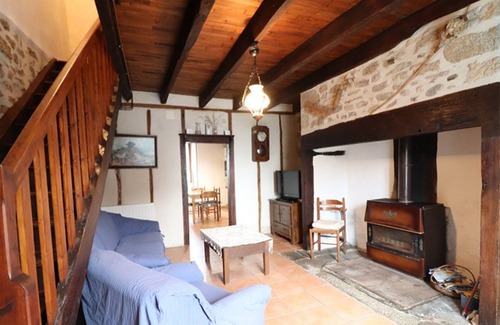 Glenat Cottage | Gite Glénat, 2 bedrooms, 4 persons