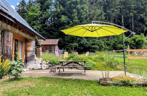 Saint-Pierre-d'Entremont Cottage | Gîte in a typical mountain chalet in the heart of the Chartreuse region