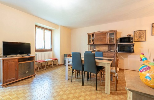 Artalens-Souin House | Gîte in Foraine Barn – Stream with Mountain View, Private Terrace and Wi-Fi