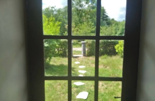 Montret House | Gite in Montret