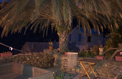 Rogliano Cottage | Gîte in the heart of the maquis with breathtaking views of the island of Capria