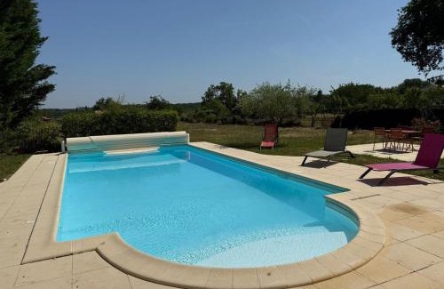 Fontaine-le-Comte House | Gîte Jumapi family house with swimming pool