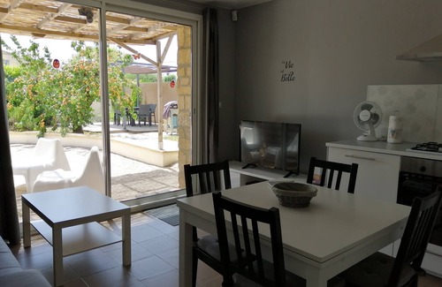 Meynes House | Gite La Vie Est Belle, near the Pont du Gard, Nimes, Avignon, Uzes, Arles and A9