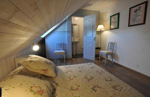 Ceyssat House | Gite La Voie Romaine