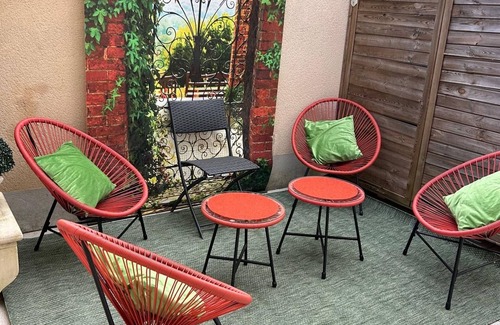 Flore Cottage | Gite Le Mans, 3 bedrooms, 8 persons