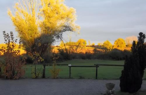Salles-en-Toulon House | Gite Le Ry De Pouzioux