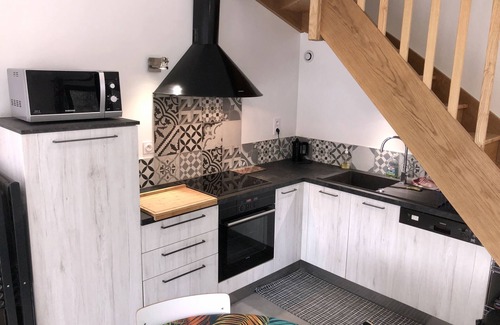 Piolenc Cottage | Gîte "les oliviers" exceptional setting in the heart of olive trees and the forest.