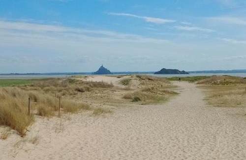 Carolles House | GITE LES TREFLES proche de la plage en baie du mont st michel