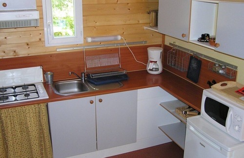 Vers-Pont-du-Gard Ski Chalet | Gite Marius Vers Pont du Gard en Provence, river and swimming pool