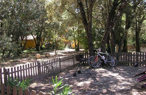 Vers-Pont-du-Gard Ski Chalet | Gite Marius Vers Pont du Gard en Provence, river and swimming pool