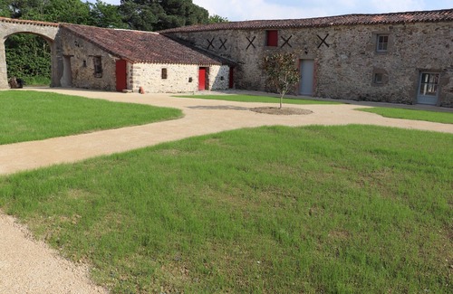 Les Herbiers House | Gite Porthos