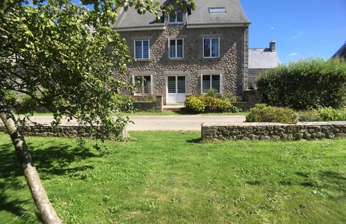 Reville Cottage | Gite Réville, 4 bedrooms, 10 persons
