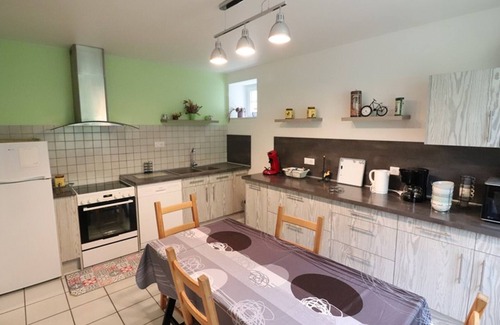 Saint-Etienne-Cantales Cottage | Gite Saint-Étienne-Cantalès, 3 bedrooms, 6 persons