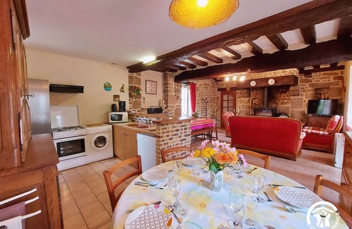 Saint-Mars-sur-Colmont Cottage | Gite Saint-Mars-sur-Colmont, 4 bedrooms, 8 persons