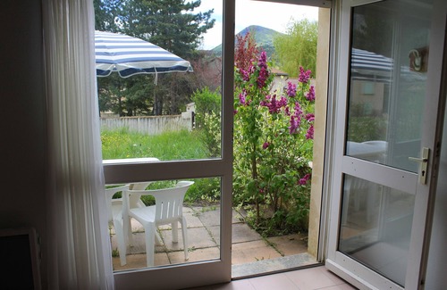 Sederon Cottage | Gite + terrasse 4 persons, Drôme Provençale, small shops in the village