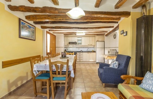 Les Iglesies Cottage | Gîte Teulé 2 in the Pyrenees: A perfect getaway in the middle of nature|11 pax