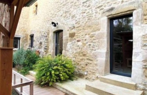 La Baume-Cornillane House | Gîte : The old building.