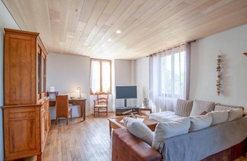 Chalais House | Gite Vergnelibert
