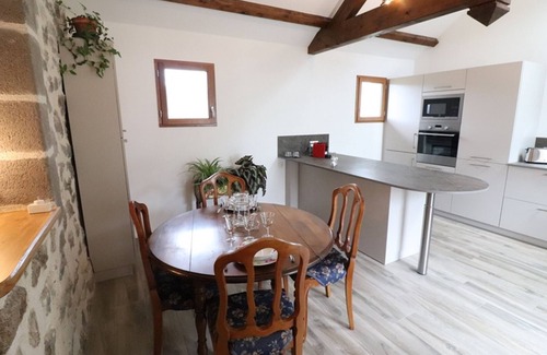 Vic-sur-Cere Cottage | Gite Vic-sur-Cère, 2 bedrooms, 4 persons